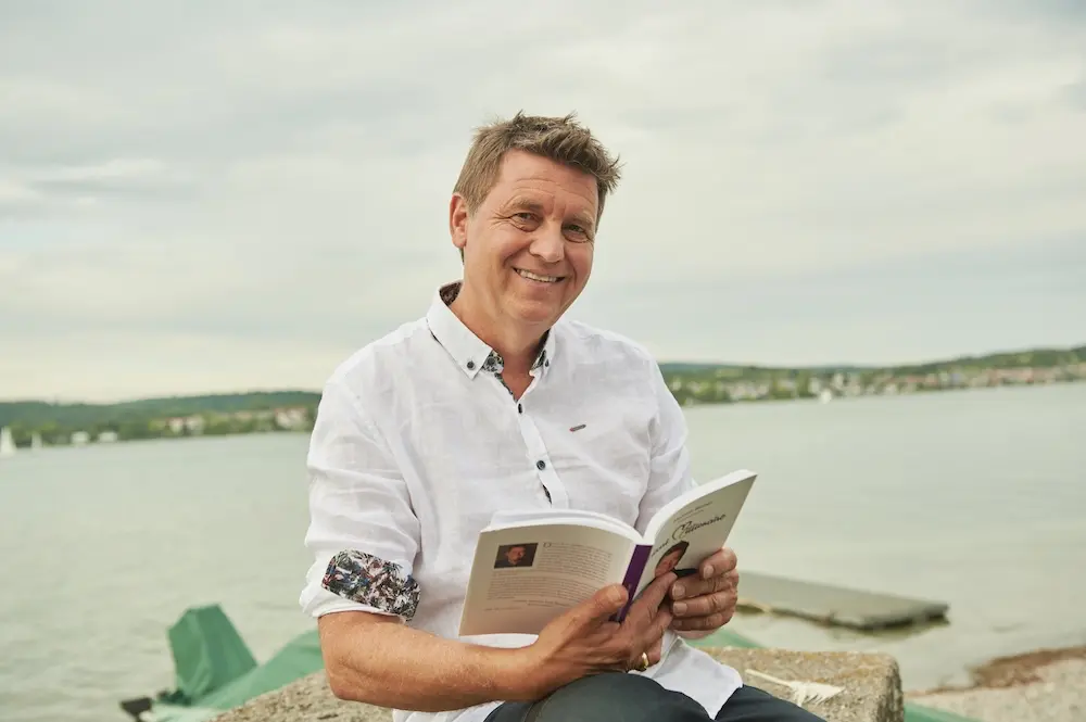 Mathias liest aus seinem Buch