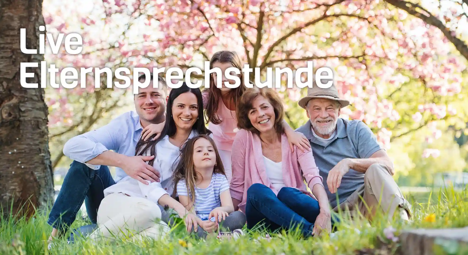 Elternsprechstunde glückliche Familie Eltern mit zwei Kindern und Großeltern
