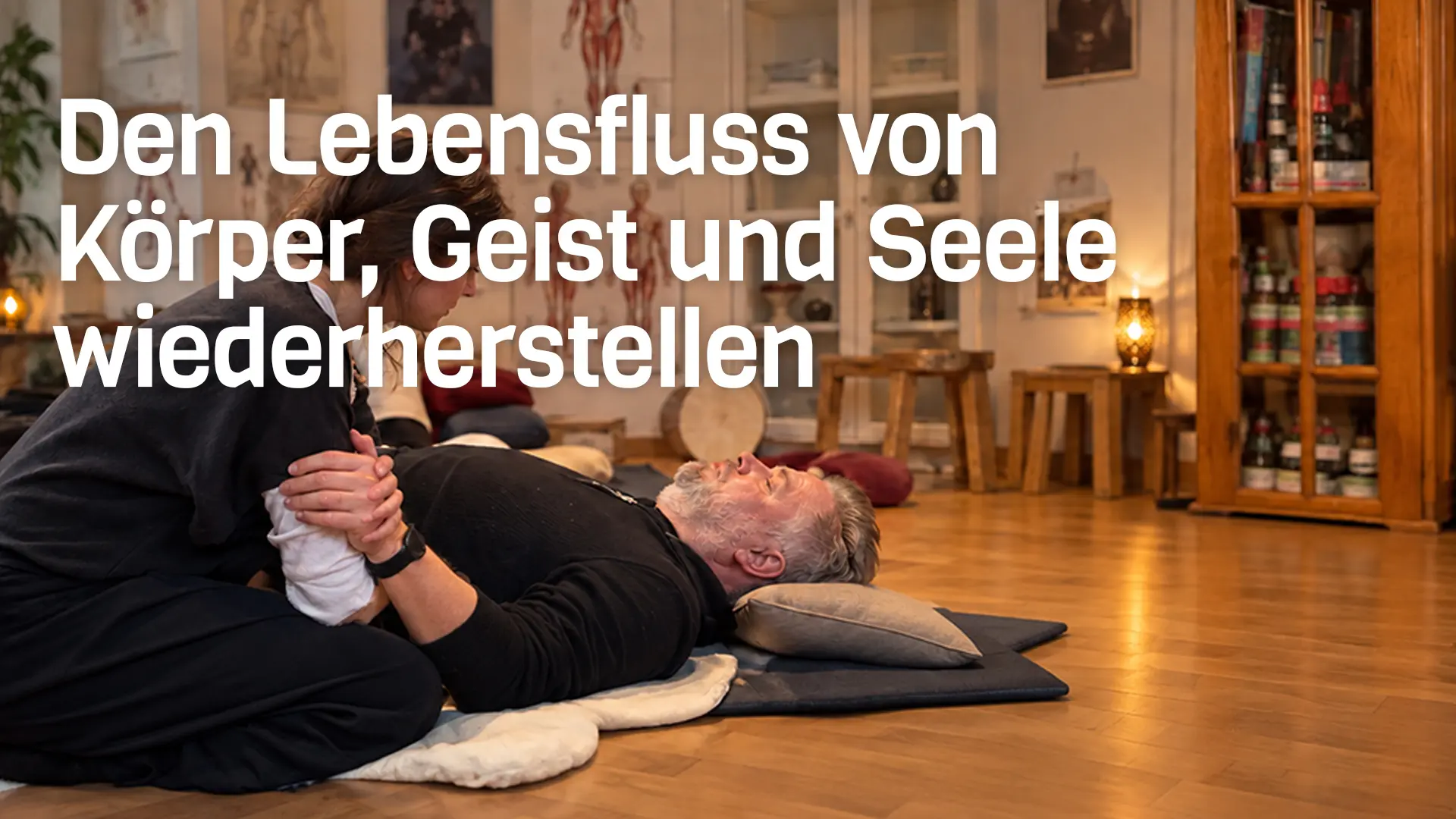 Andreas und Camille auf dem Boden mit Text