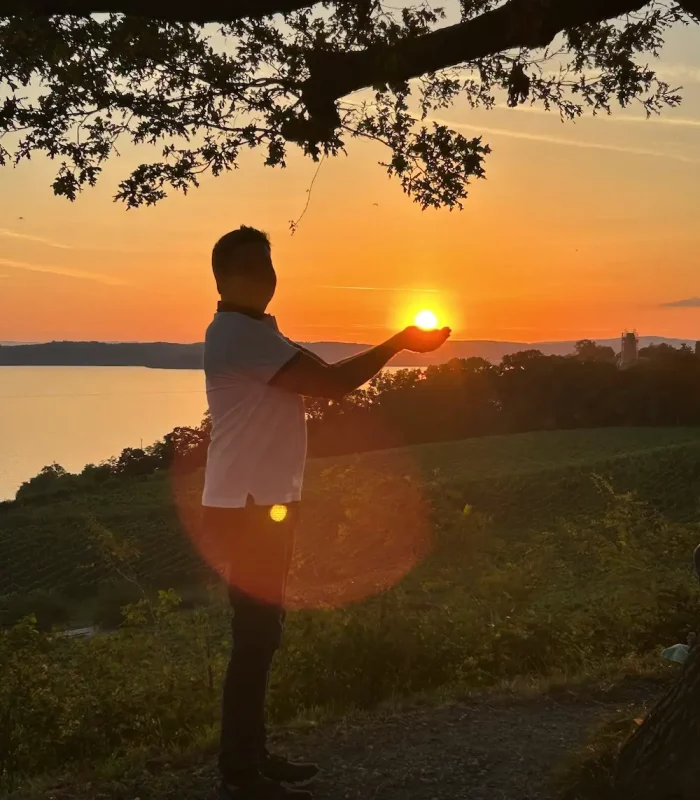 Mathias hält die Sonne Mathias hält die Sonne