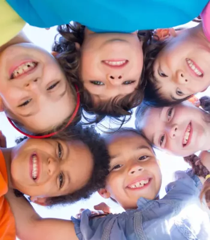 Kinder im Kreis